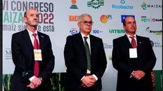 Cadena. Accastello, Domínguez y Vigneau, durante el acto de inauguración del congreso de Maizar 2022.