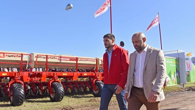 El&nbsp; ministro de Desarrollo Productivo, Gustavo Puccini, junto al gobernador Pullaro en Expoagro 2024.&nbsp;