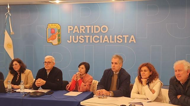 Los integrantes de la Secretaría de Asuntos Agrarios del PJ nacional realizó una nueva reunión. Los integrantes de la Secretaría de Asuntos Agrarios del PJ nacional realizó una nueva reunión.