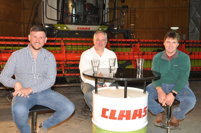 Federico Moretti (contratista forrajero Poncho Verde), Eduardo Castellaro (ingeniero agrónomo de Gorgerino Hnos.), Iván Lubatti (productor en Oliva, Cba)