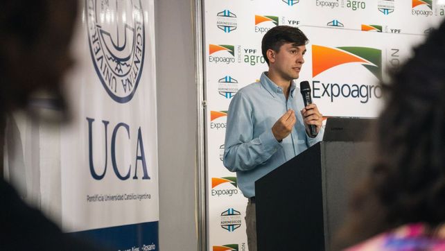 El ingeniero agrónomo Ramiro Garfagnoli, docente de la Tecnicatura Universitaria en Producción Agropecuaria de la Facultad de Química e Ingeniería de la Universidad Católica Argentina (UCA) sede Rosario.