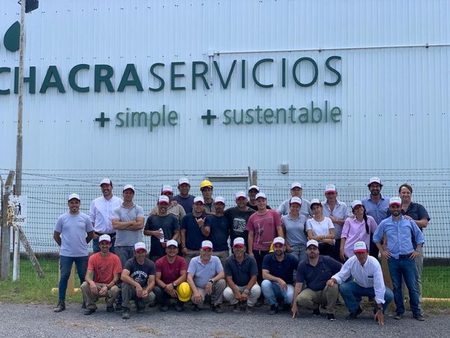 El equipo de Chacraservicios, adquirida por Bunge y Chevron. El equipo de Chacraservicios, adquirida por Bunge y Chevron.