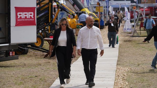 Catalizar. El ministro de Desarrollo Productivo de Santa Fe, Gustavo Puccini, recorrió la muestra de punta a punta. Catalizar. El ministro de Desarrollo Productivo de Santa Fe, Gustavo Puccini, recorrió la muestra de punta a punta.
