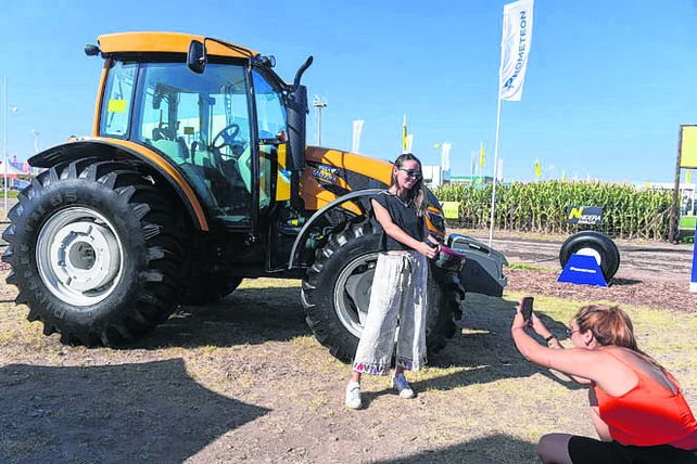 Los fierros acapararon la atención de todo el público en Expoagro.