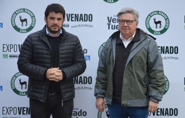 Leonel Chiarella, intendente de Venado Tuerto, y Claudio Berrueta, presidente de la Sociedad Rural de Venado Tuerto.