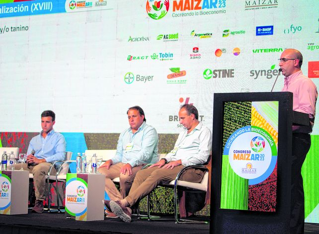 Referentes del sector público y privado analizaron en Maizar el potencial del sorgo en el país. Referentes del sector público y privado analizaron en Maizar el potencial del sorgo en el país.