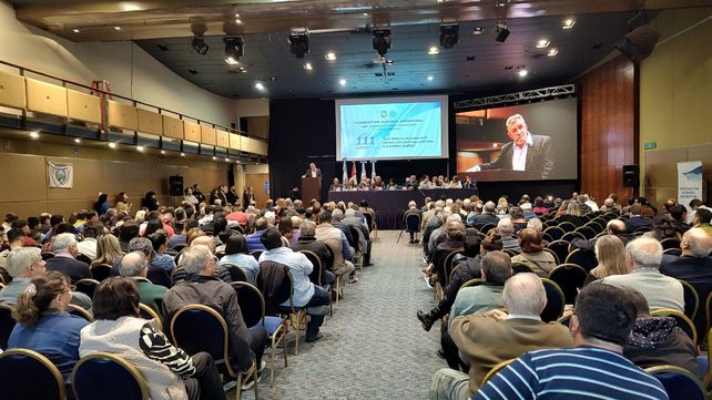 El 110º Congreso anual ordinario se llevará a cabo el 26 y 27 de septiembre en el Hotel Aristón de Rosario. El 110º Congreso anual ordinario se llevará a cabo el 26 y 27 de septiembre en el Hotel Aristón de Rosario.