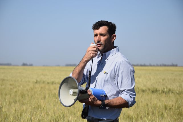 Ollua, de Nidera, presidió el recorrido por los ensayos en Sancti Spíritu. Ollua, de Nidera, presidió el recorrido por los ensayos en Sancti Spíritu.