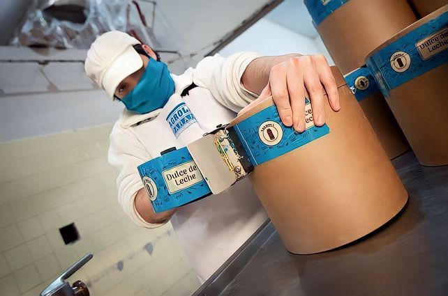 “Todo lo que producimos lo hacemos con leche de nuestro tambo que funciona hace cinco años muy cerca de la fábrica”, dijo Ana Giménez.