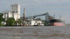Inversiones. El gobierno entrerriano presentó ante el Consejo de Hidrovía una propuesta para incluir en la nueva concesión inversiones para los puertos de la provincia. Inversiones. El gobierno entrerriano presentó ante el Consejo de Hidrovía una propuesta para incluir en la nueva concesión inversiones para los puertos de la provincia.